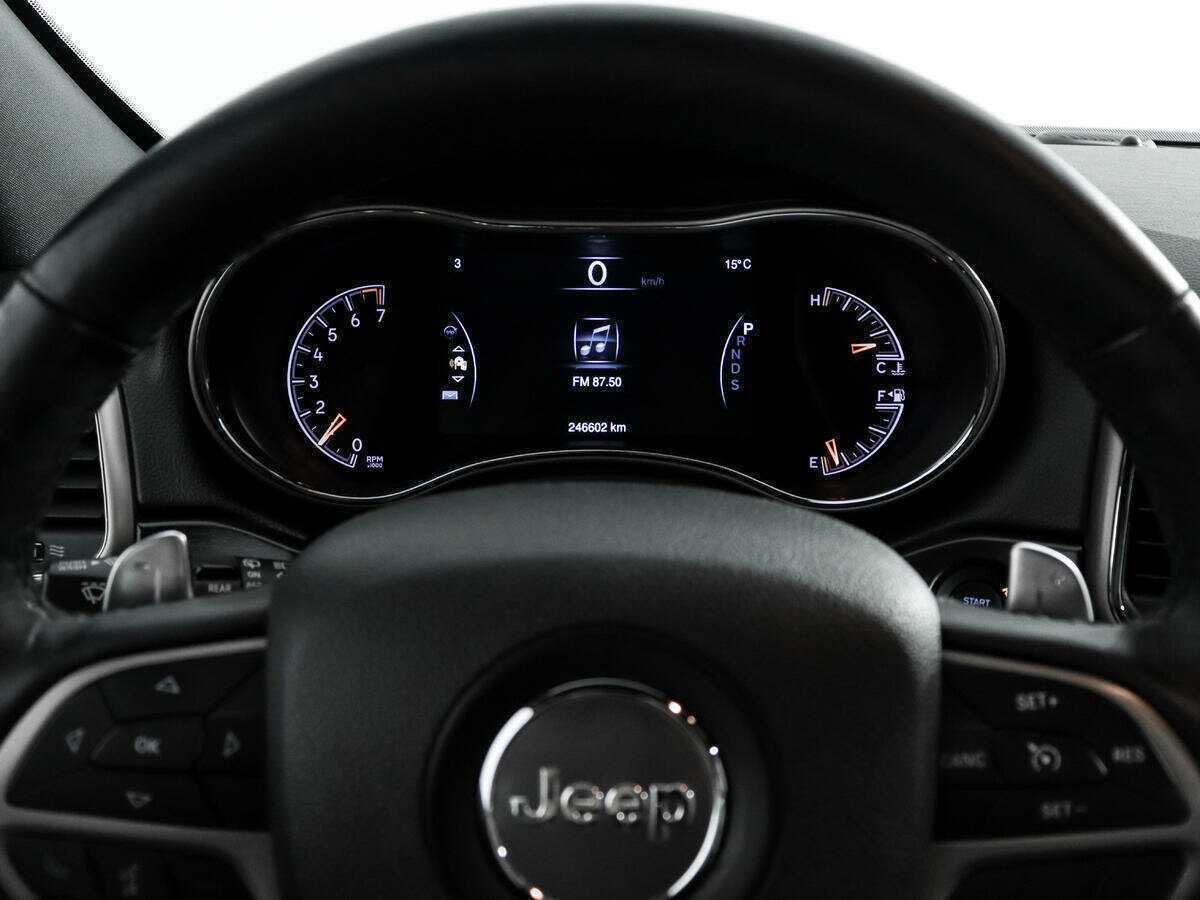 Jeep Grand Cherokee с пробегом — 2013 год. Фото: #18