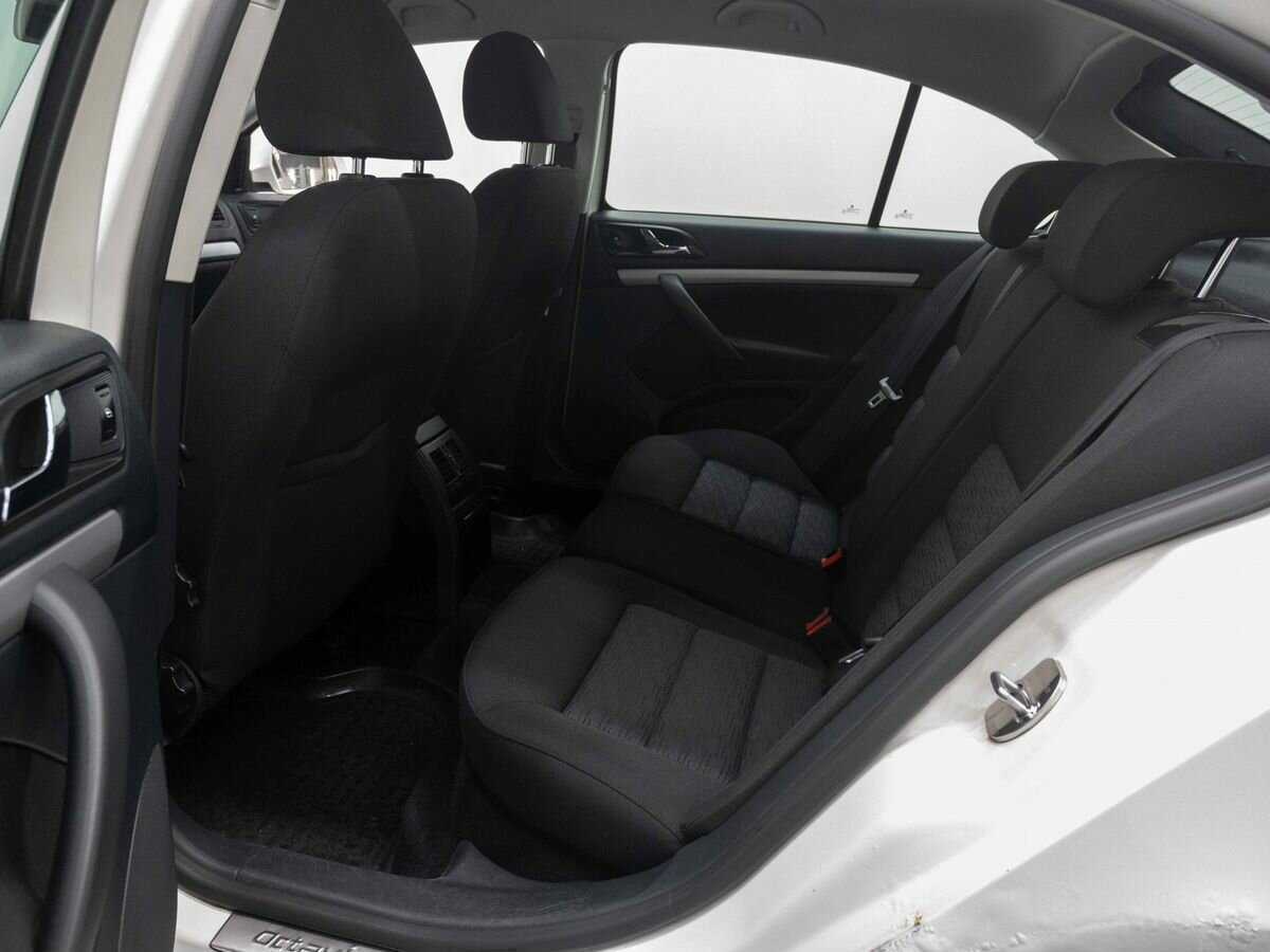 Skoda Octavia с пробегом — 2012 год. Фото: #8