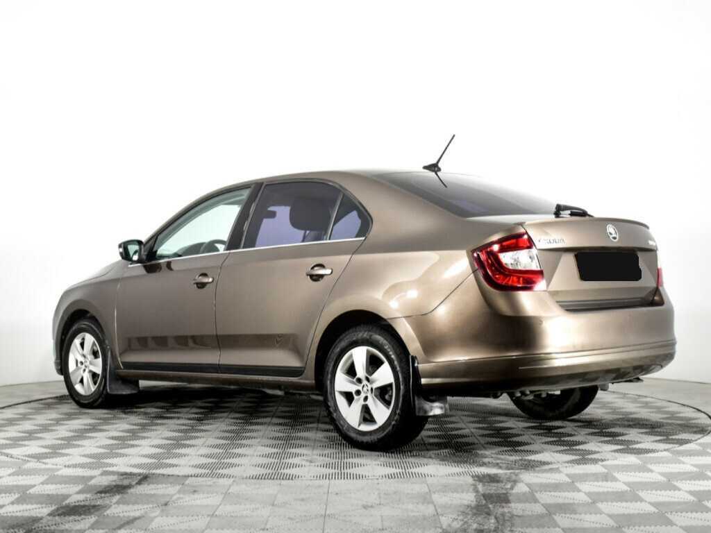 Skoda Rapid с пробегом — 2017 год. Фото: #6
