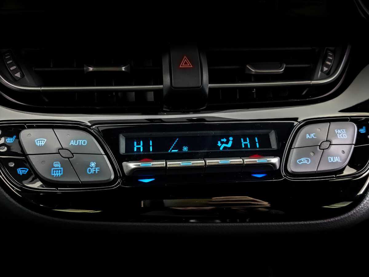 Toyota C-HR с пробегом — 2019 год. Фото: #23