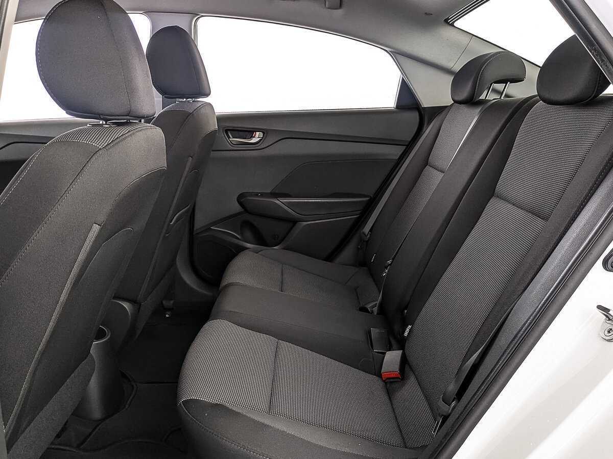 Hyundai Solaris с пробегом — 2017 год. Фото: #17