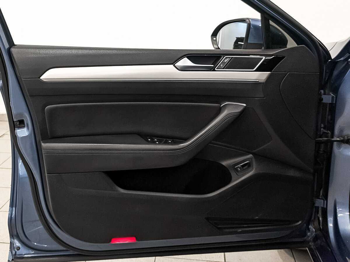 Volkswagen Passat с пробегом — 2015 год. Фото: #18