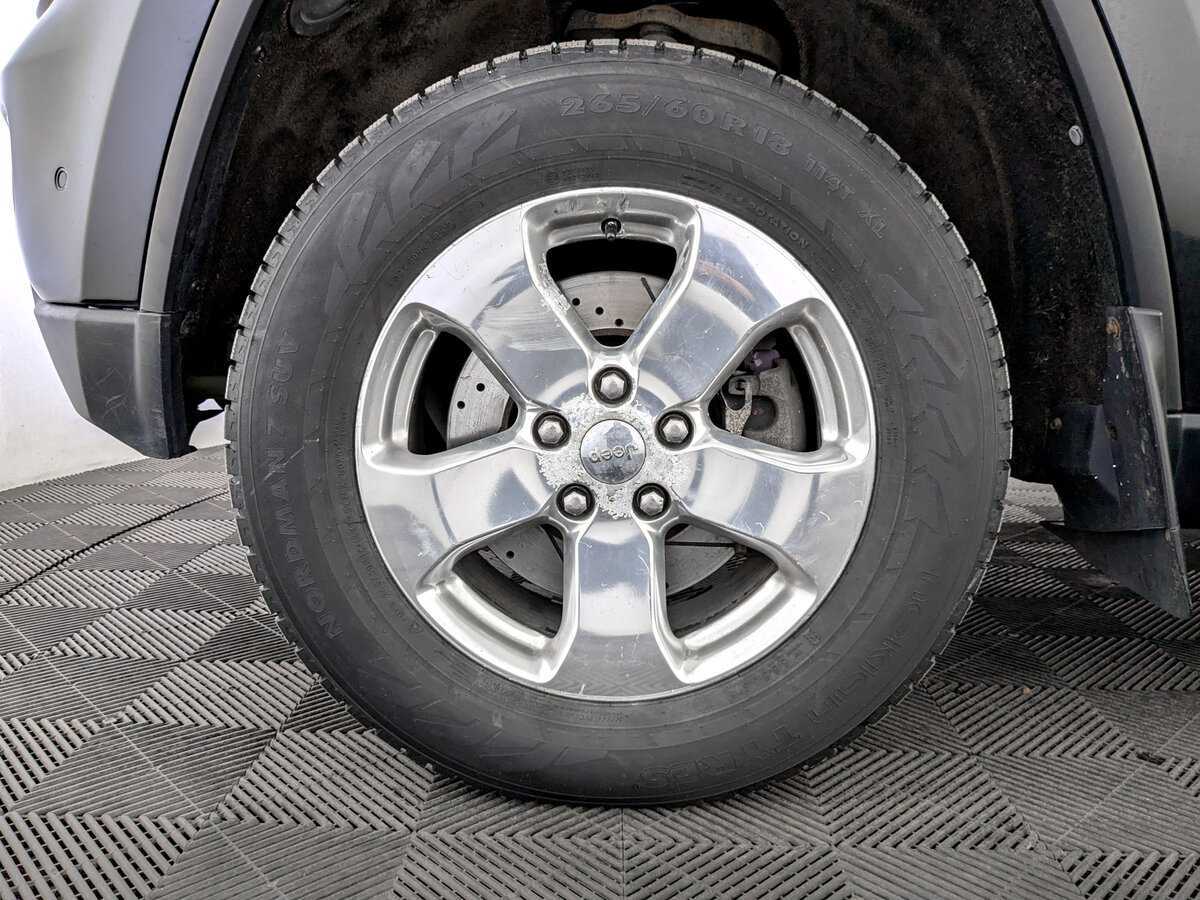 Jeep Grand Cherokee с пробегом — 2012 год. Фото: #17