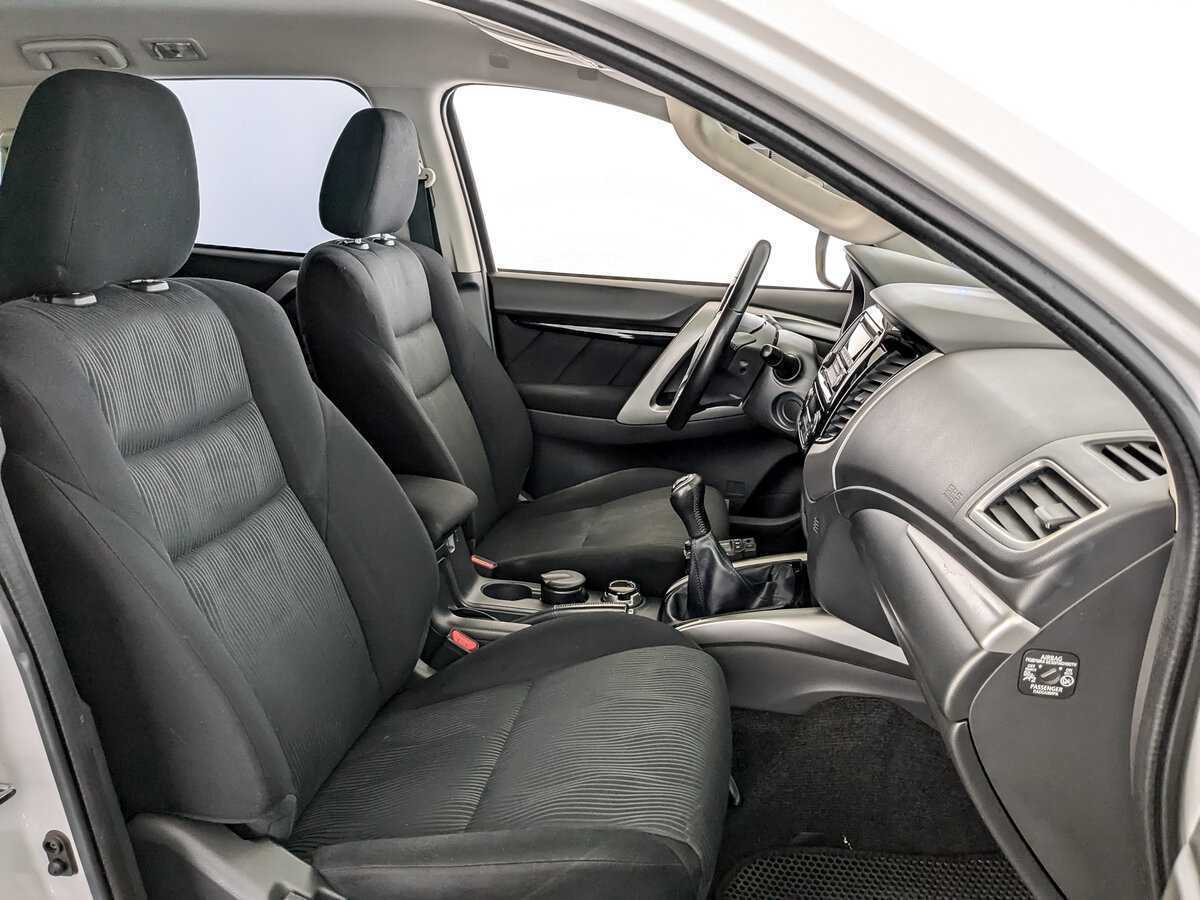 Mitsubishi Pajero Sport с пробегом — 2018 год. Фото: #21