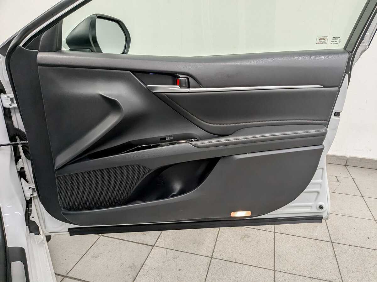 Toyota Camry с пробегом — 2019 год. Фото: #23