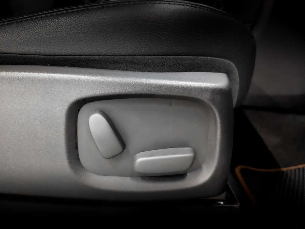 Land Rover Discovery с пробегом — 2013 год. Фото: #22