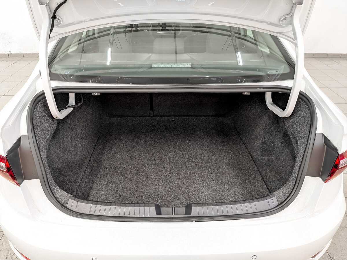 Volkswagen Jetta с пробегом — 2020 год. Фото: #9