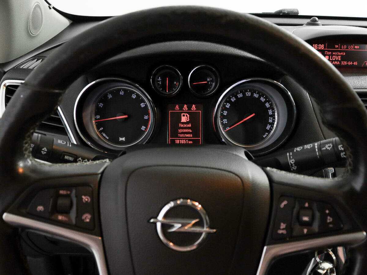 Opel Mokka с пробегом — 2012 год. Фото: #15