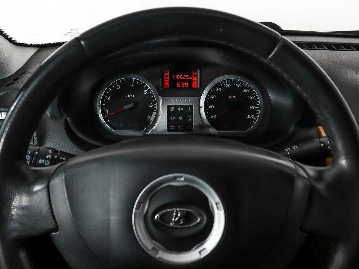 Lada (ВАЗ) Largus с пробегом — 2015 год. Фото: #14