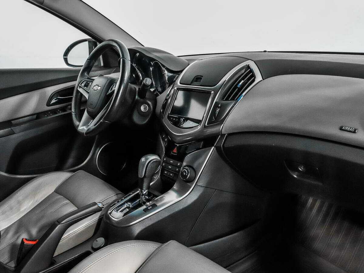 Chevrolet Cruze с пробегом — 2013 год. Фото: #9