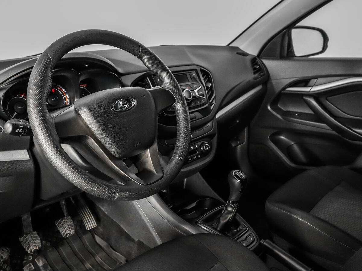 Lada (ВАЗ) Vesta с пробегом — 2017 год. Фото: #8