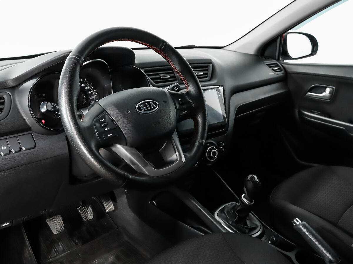 Kia Rio с пробегом — 2012 год. Фото: #8