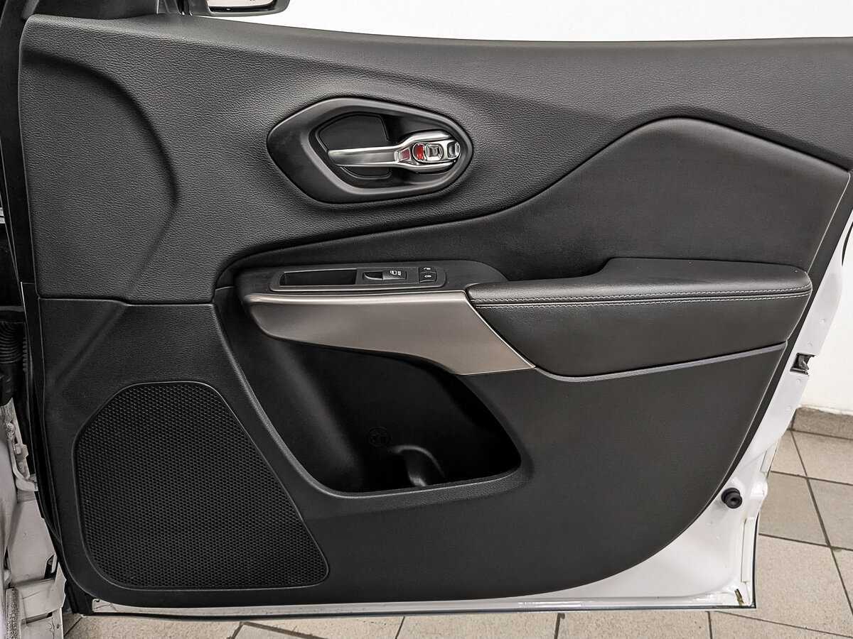 Jeep Cherokee с пробегом — 2019 год. Фото: #22