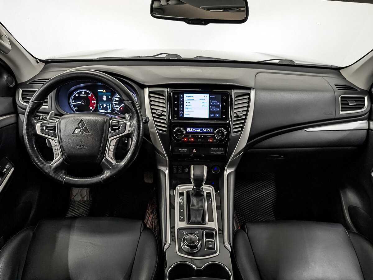 Mitsubishi Pajero Sport с пробегом — 2020 год. Фото: #13