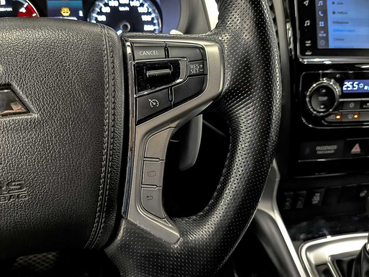 Mitsubishi Pajero Sport с пробегом — 2020 год. Фото: #28
