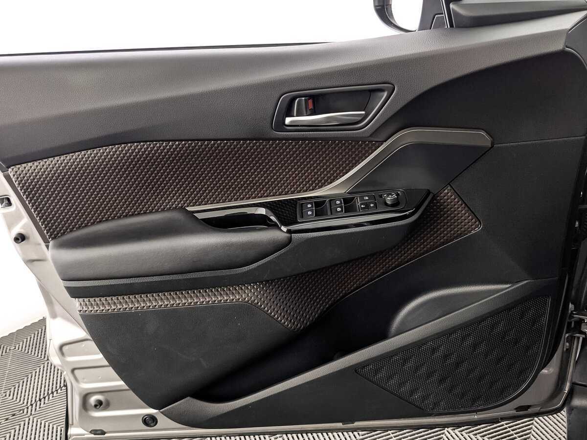 Toyota C-HR с пробегом — 2017 год. Фото: #18