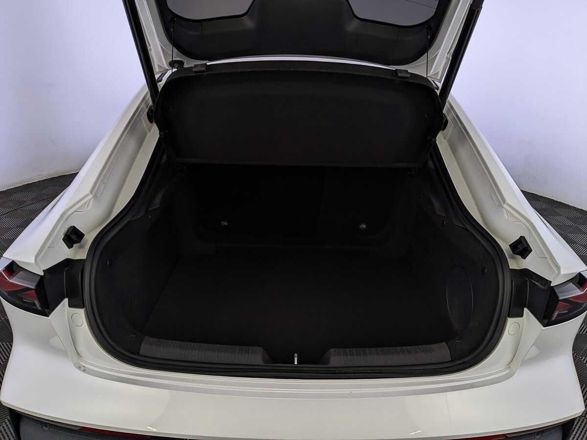 Changan UNI-V с пробегом — 2023 год. Фото: #9