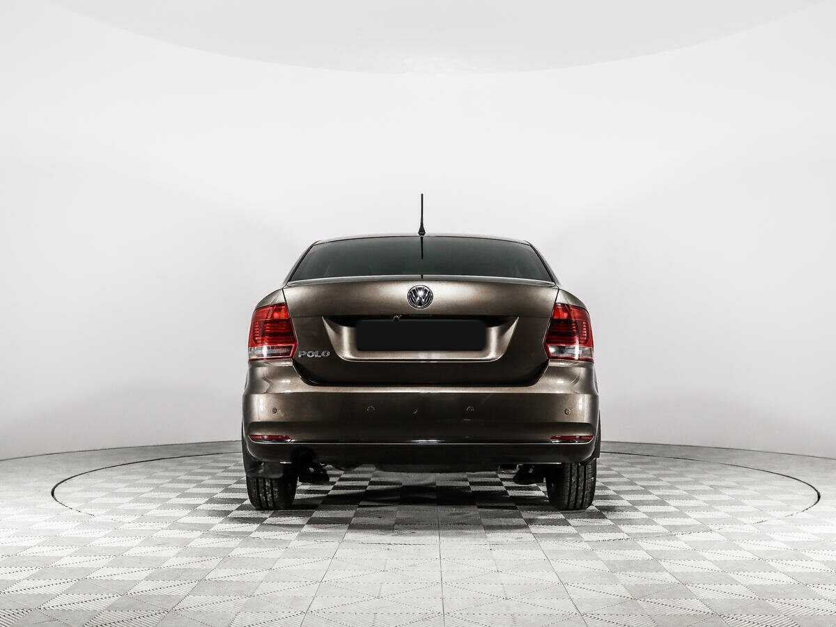 Volkswagen Polo с пробегом — 2016 год. Фото: #5