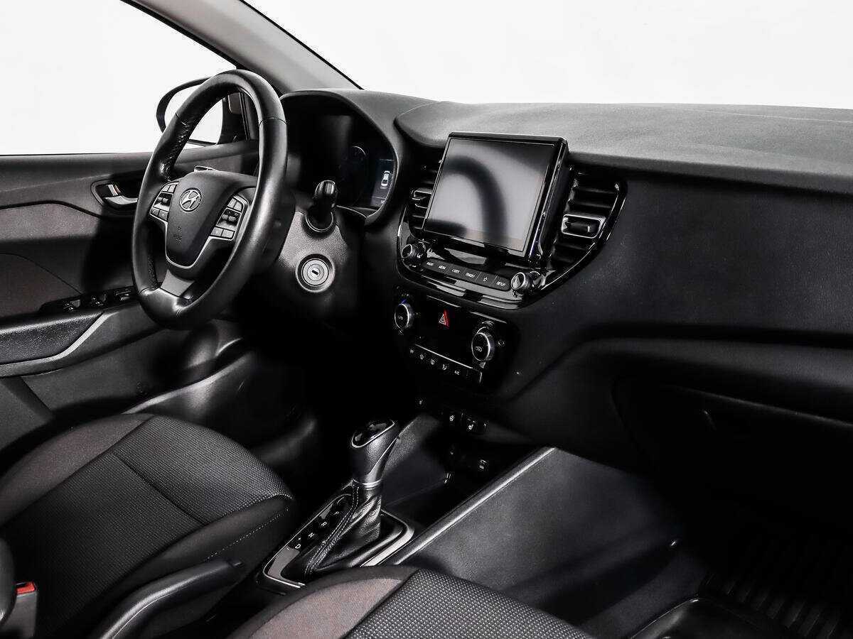 Hyundai Solaris с пробегом — 2022 год. Фото: #10