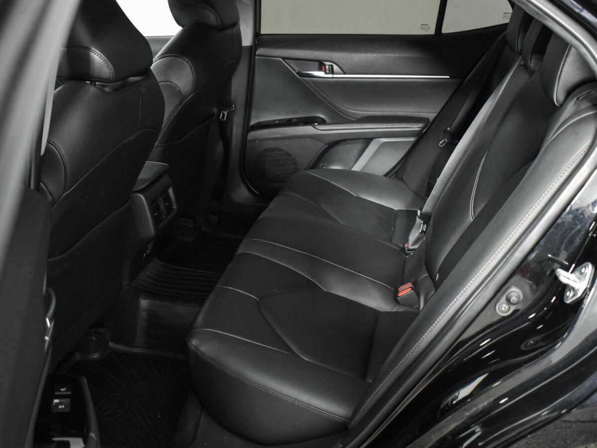 Toyota Camry с пробегом — 2020 год. Фото: #9