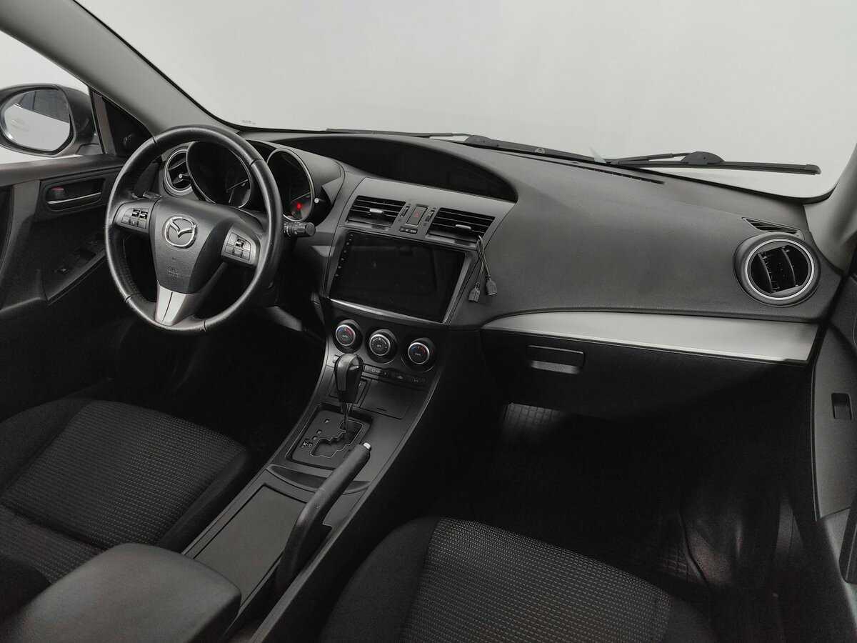 Mazda 3 с пробегом — 2012 год. Фото: #10