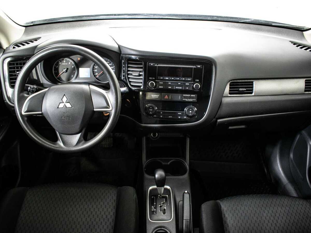 Mitsubishi Outlander с пробегом — 2012 год. Фото: #10