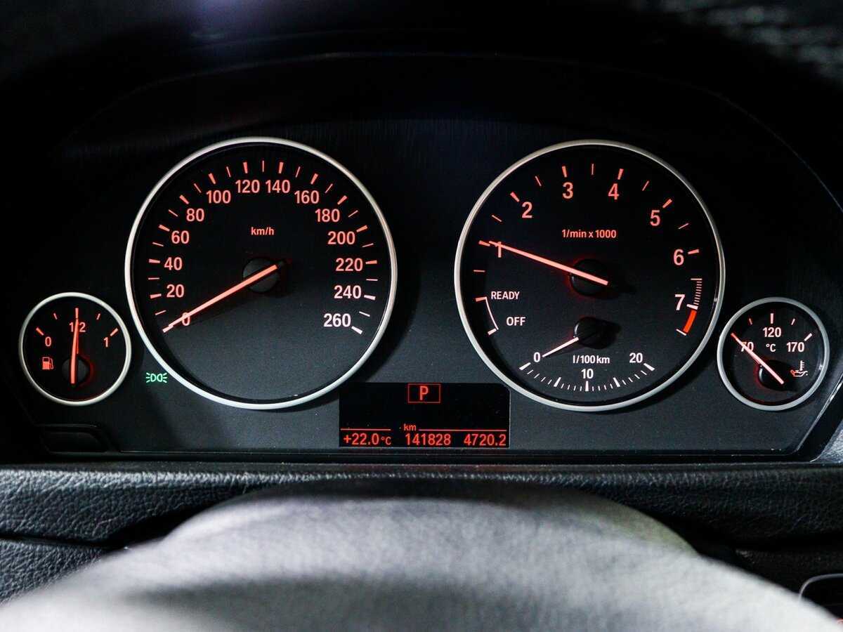 BMW 3 серии с пробегом — 2015 год. Фото: #8