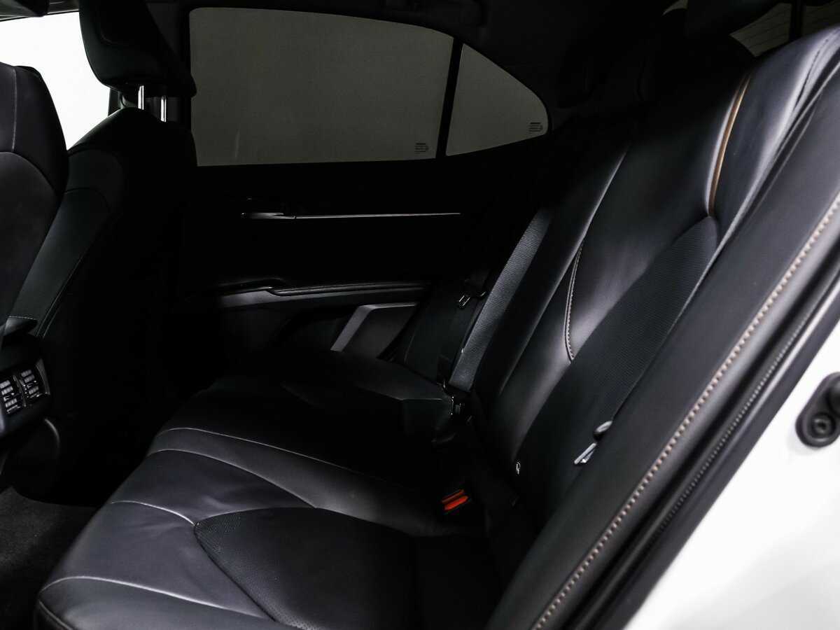 Toyota Camry с пробегом — 2019 год. Фото: #12