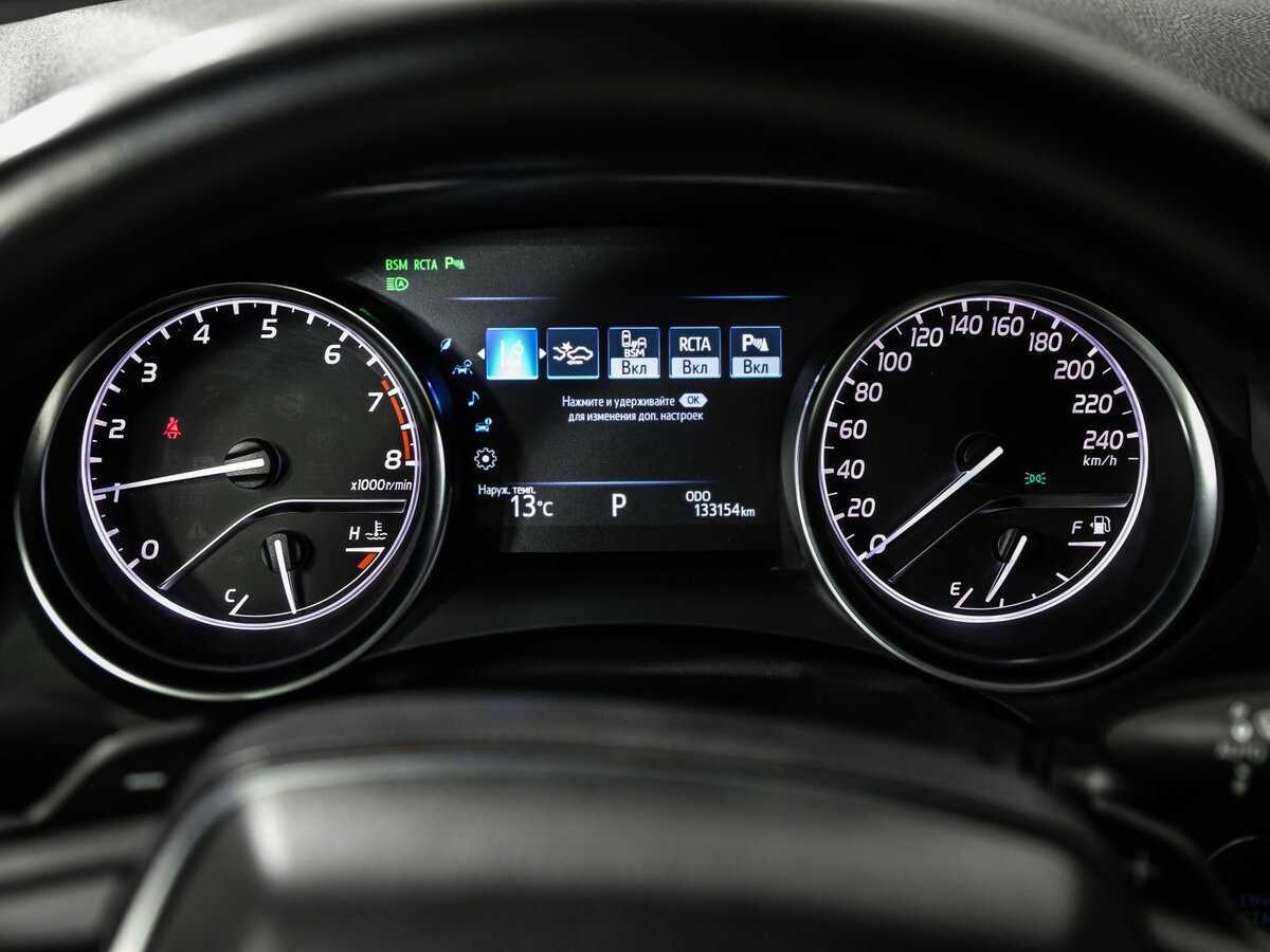 Toyota Camry с пробегом — 2018 год. Фото: #9