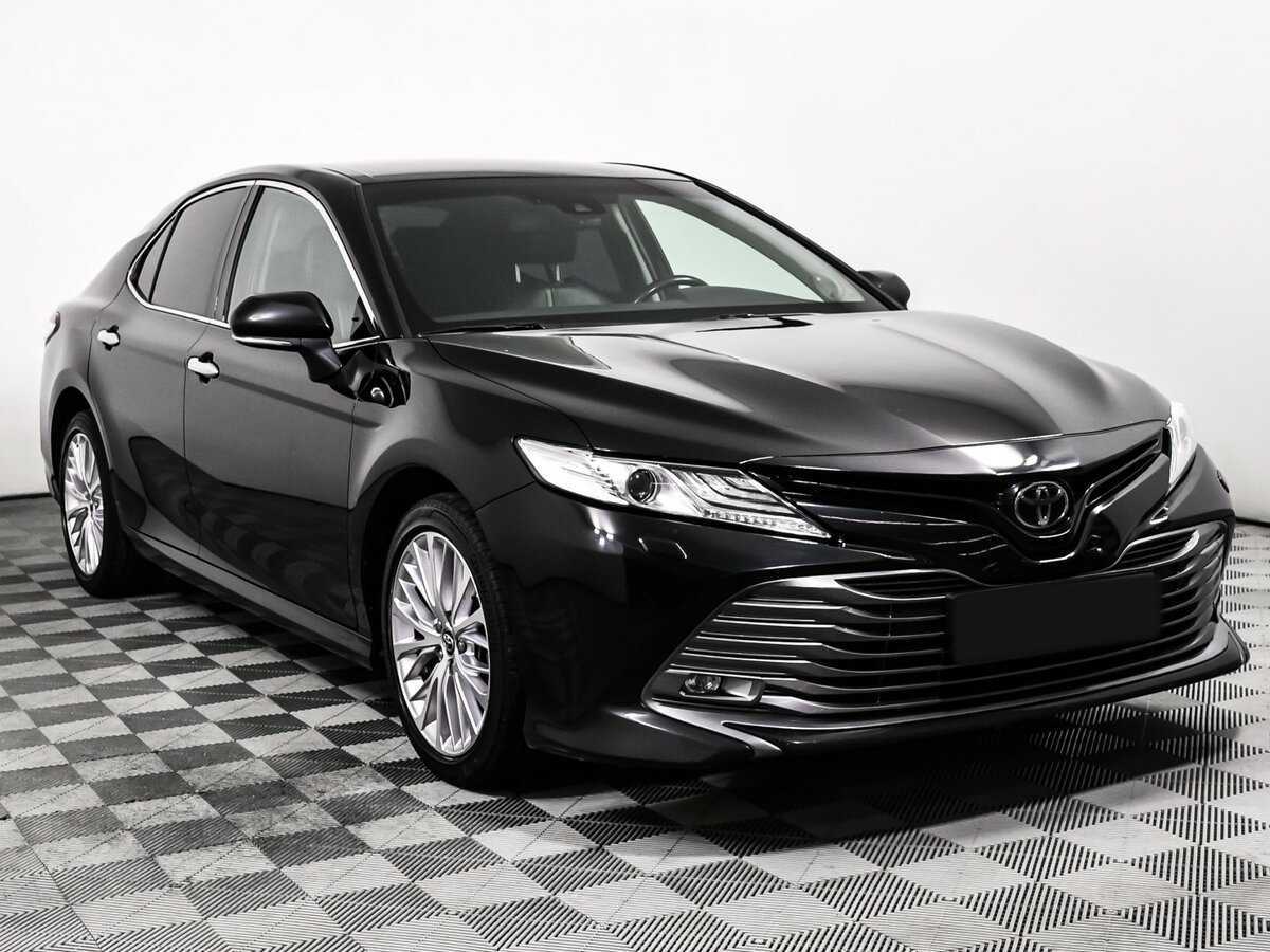 Toyota Camry с пробегом — 2018 год. Фото: #2