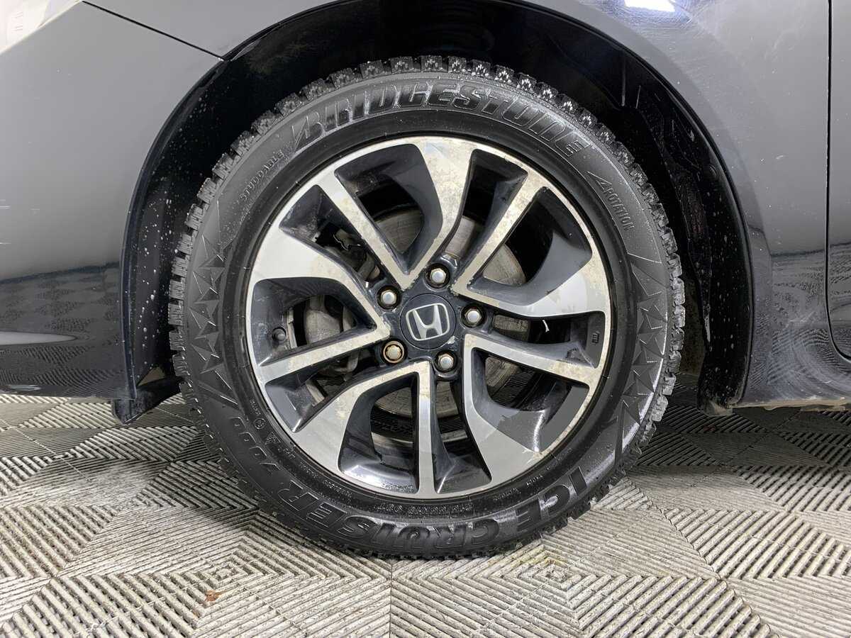 Honda Civic с пробегом — 2013 год. Фото: #8