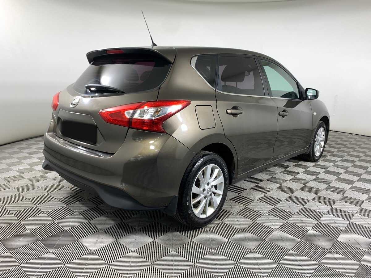 Nissan Tiida с пробегом — 2015 год. Фото: #4