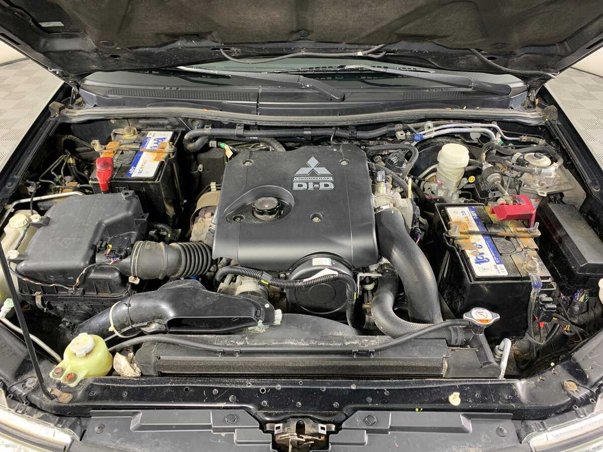 Mitsubishi Pajero Sport с пробегом — 2014 год. Фото: #10