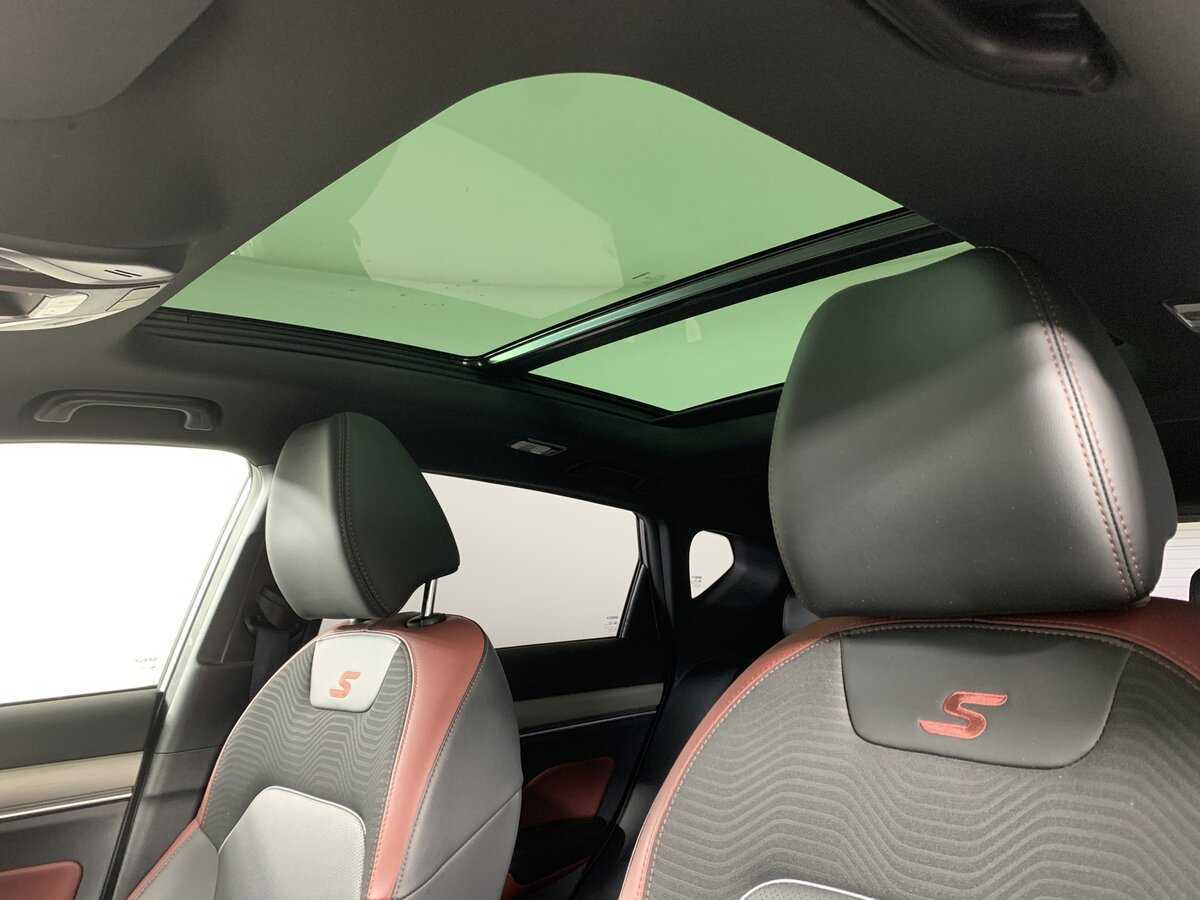 Geely Coolray с пробегом — 2022 год. Фото: #18