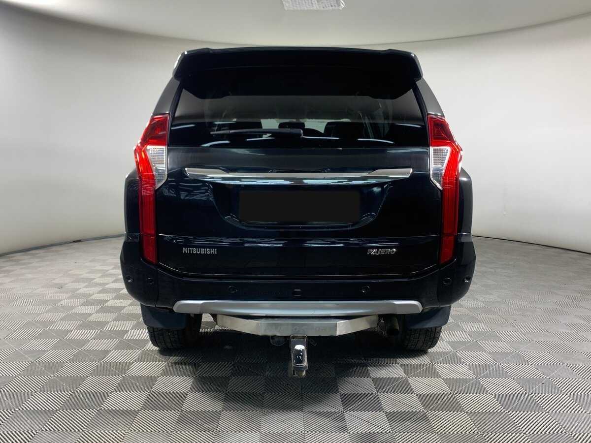 Mitsubishi Pajero Sport с пробегом — 2017 год. Фото: #5