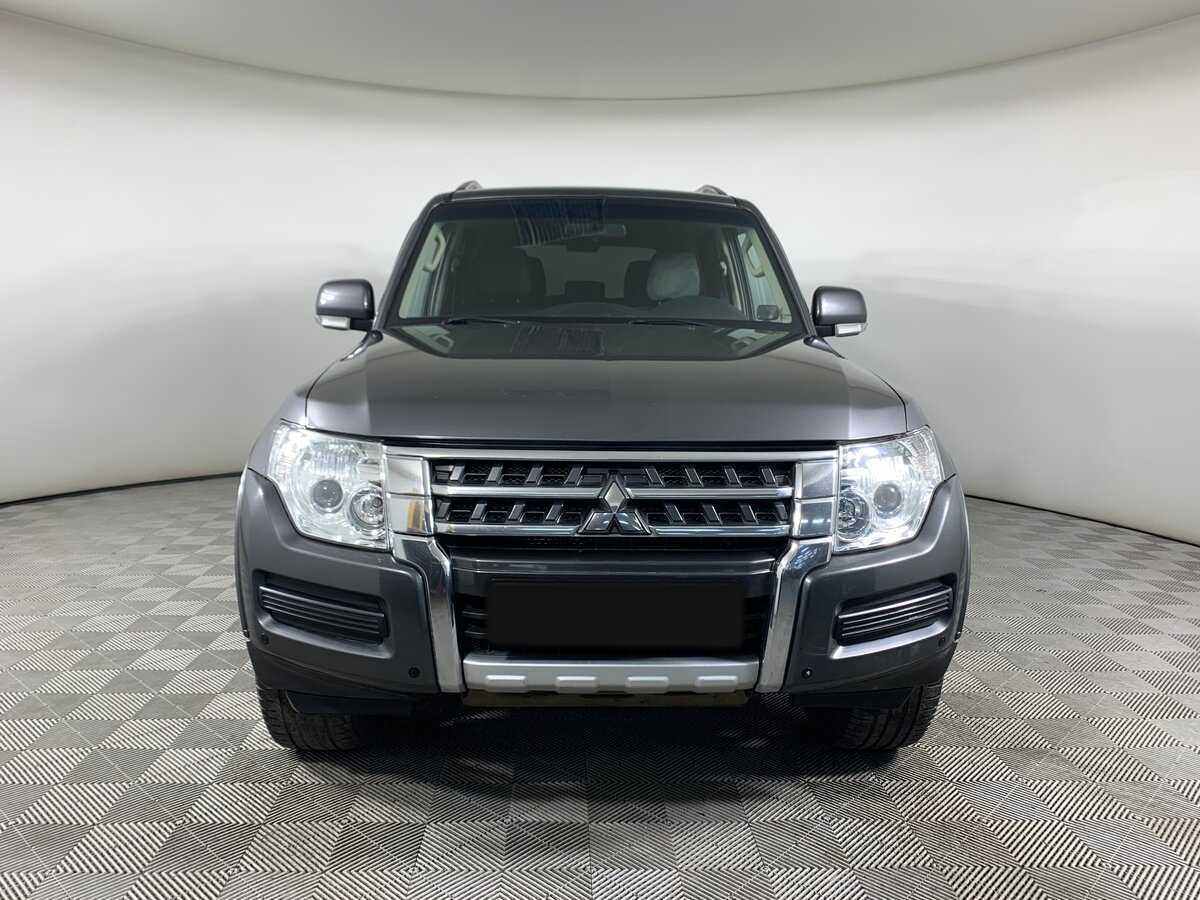 Mitsubishi Pajero с пробегом — 2015 год. Фото: #1