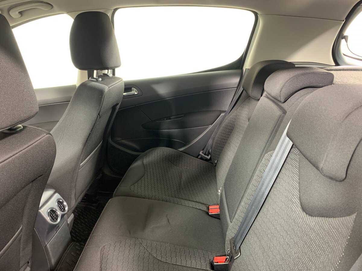 Peugeot 308 с пробегом — 2012 год. Фото: #19