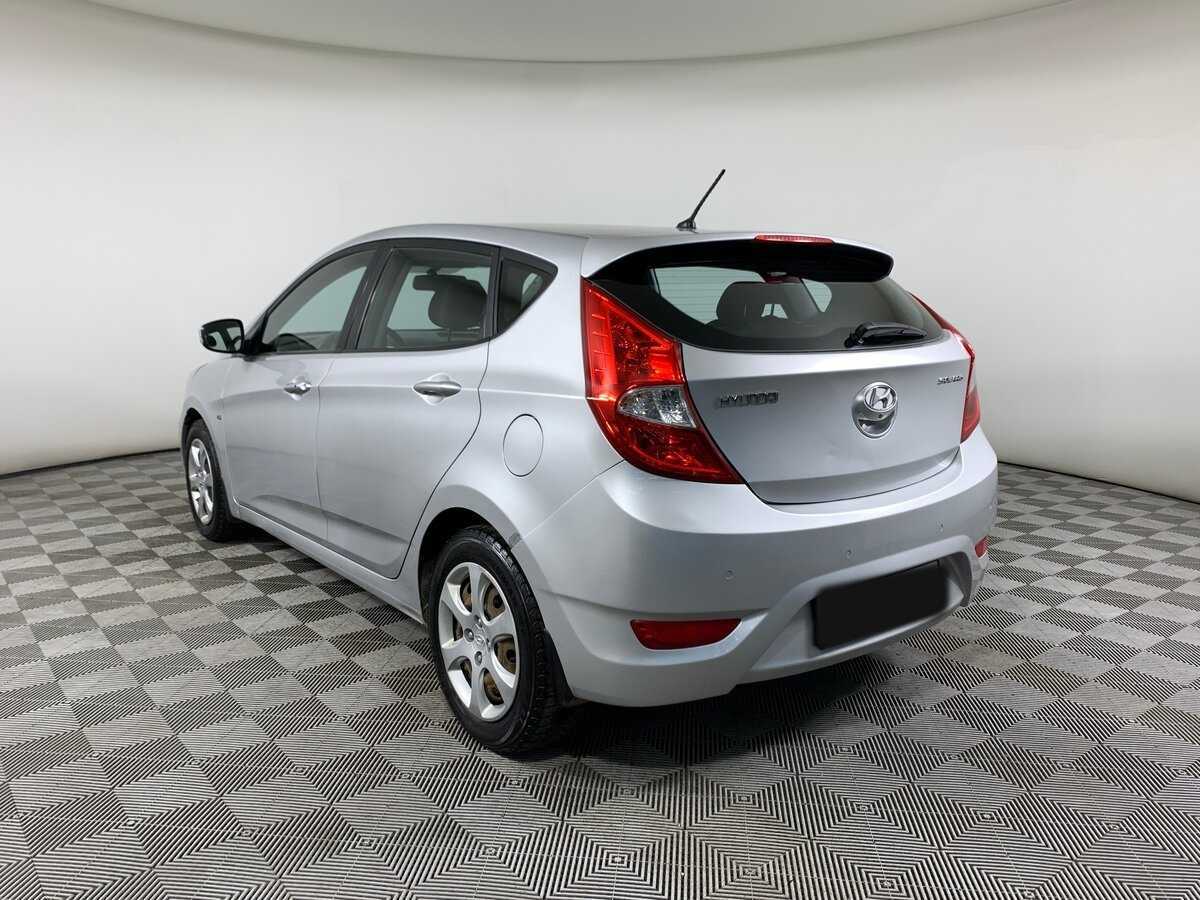Hyundai Solaris с пробегом — 2012 год. Фото: #6