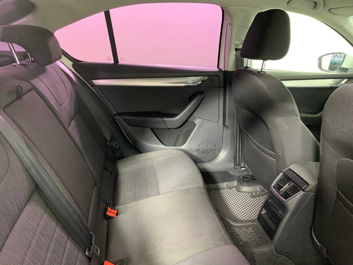 Skoda Octavia с пробегом — 2015 год. Фото: #17