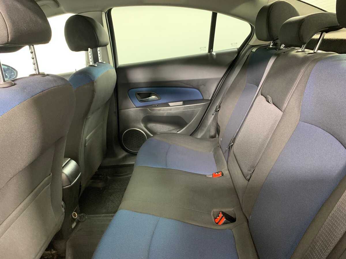 Chevrolet Cruze с пробегом — 2013 год. Фото: #17