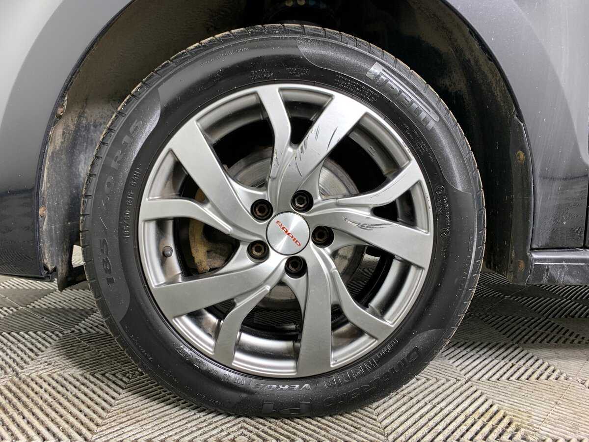 Volkswagen Polo с пробегом — 2013 год. Фото: #9