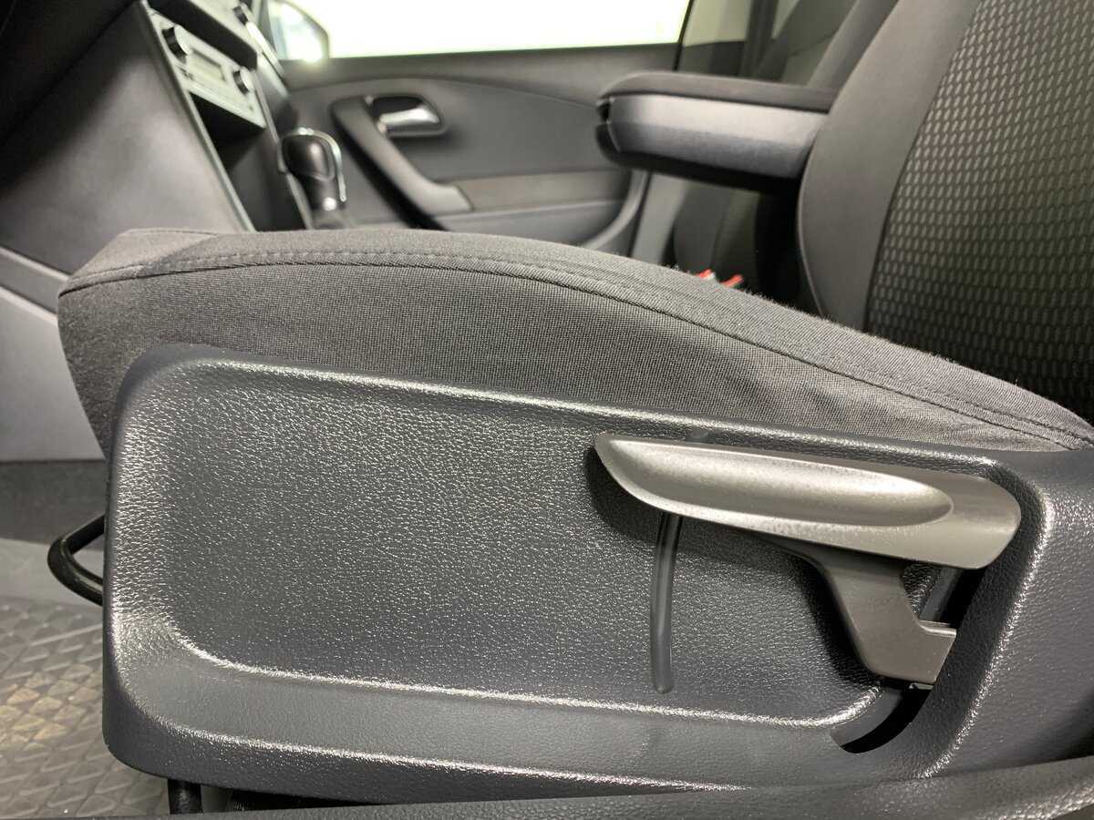 Volkswagen Polo с пробегом — 2013 год. Фото: #16