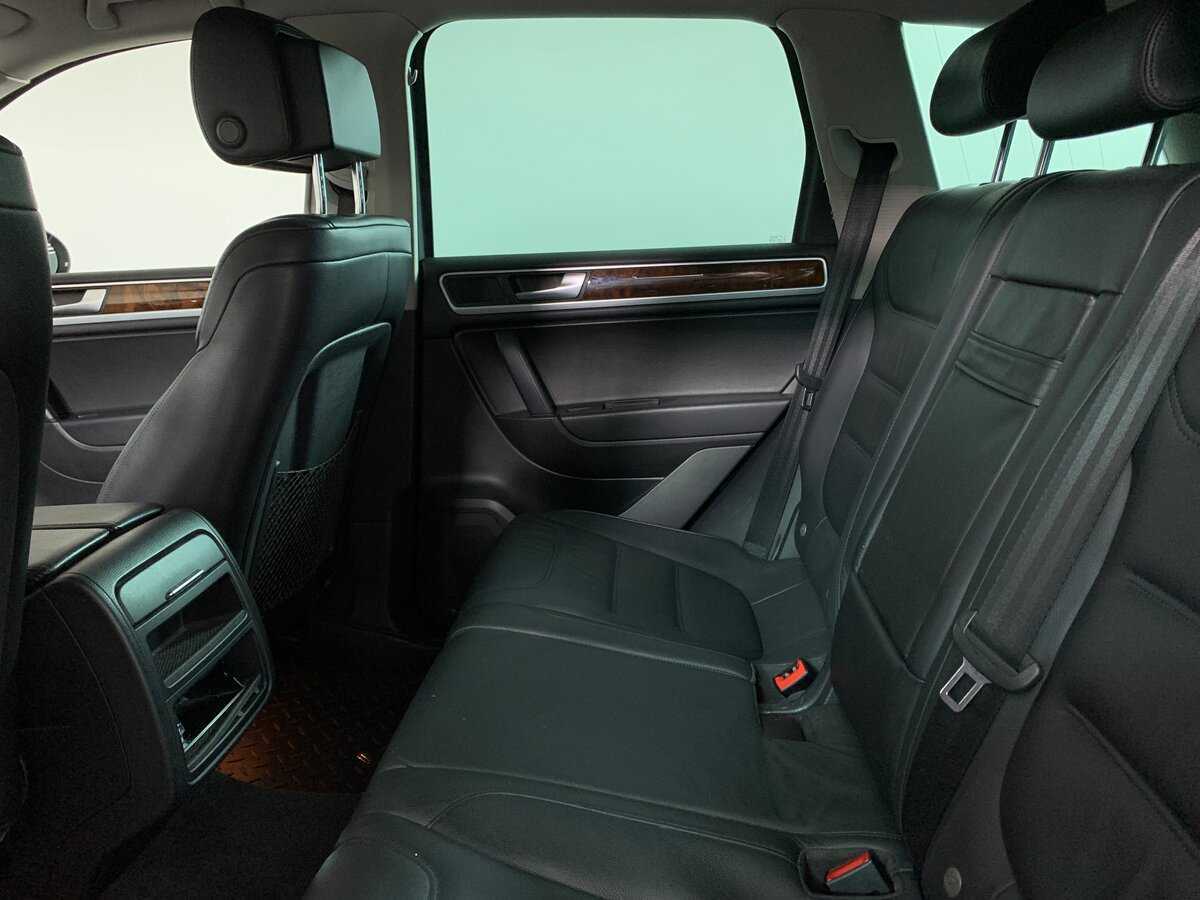 Volkswagen Touareg с пробегом — 2013 год. Фото: #18