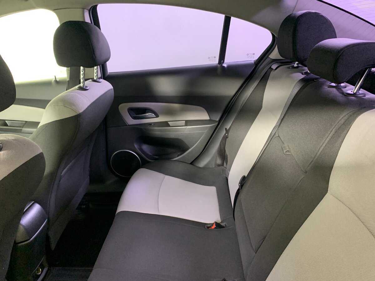 Chevrolet Cruze с пробегом — 2013 год. Фото: #16