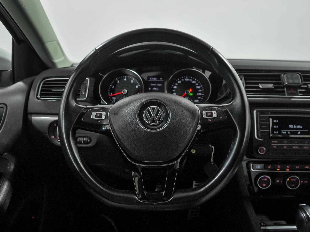 Volkswagen Jetta с пробегом — 2016 год. Фото: #7