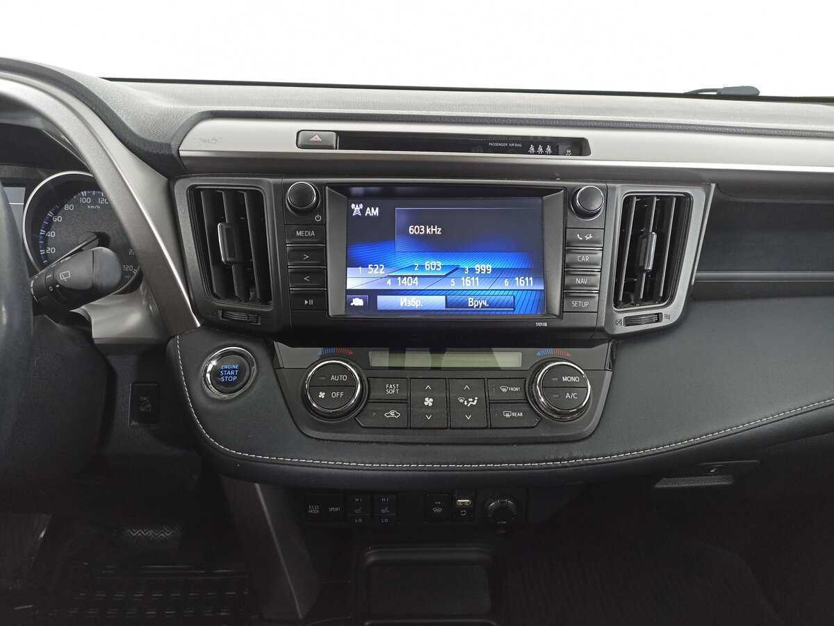 Toyota RAV4 с пробегом — 2018 год. Фото: #14