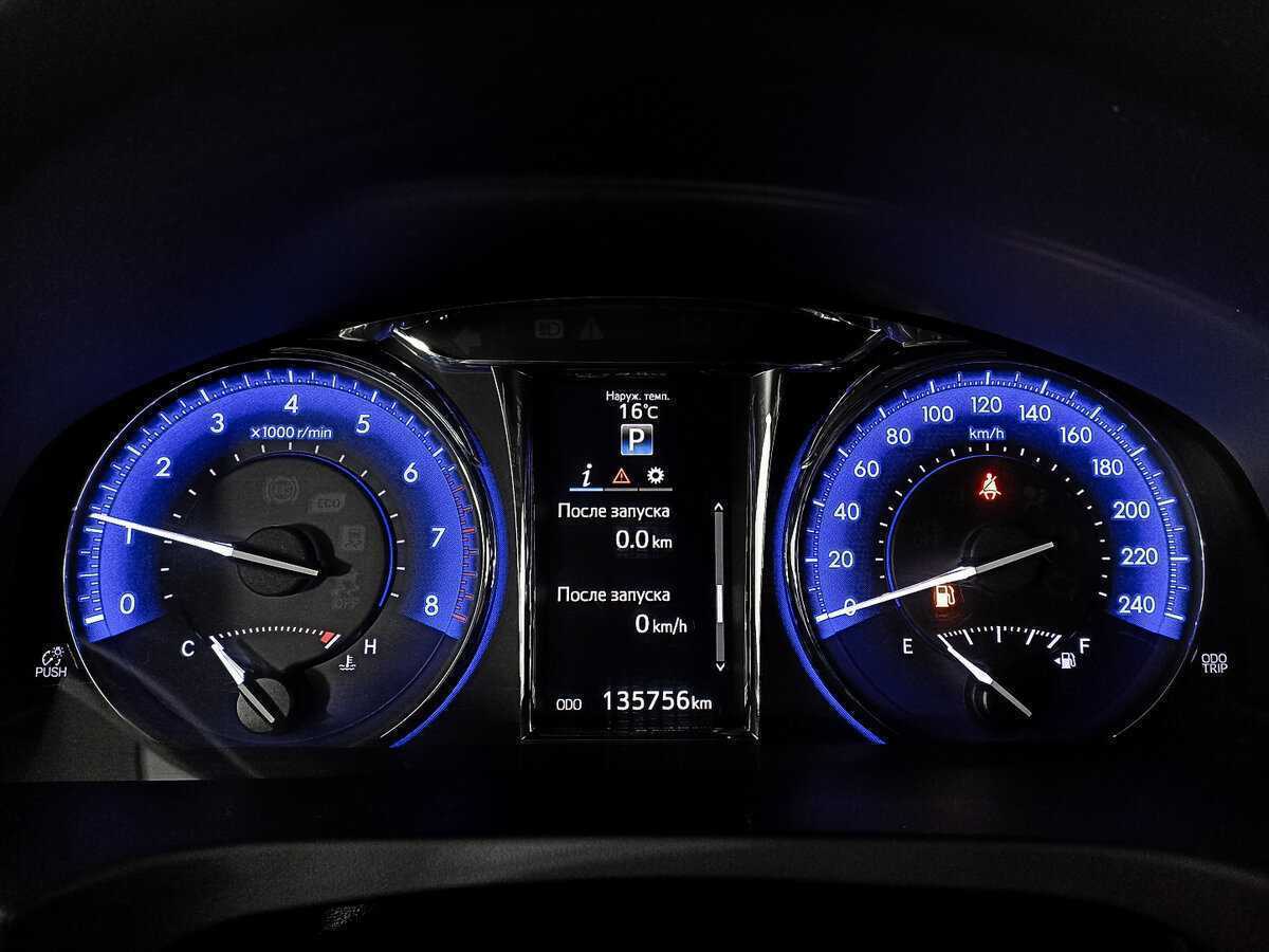 Toyota Camry с пробегом — 2017 год. Фото: #12