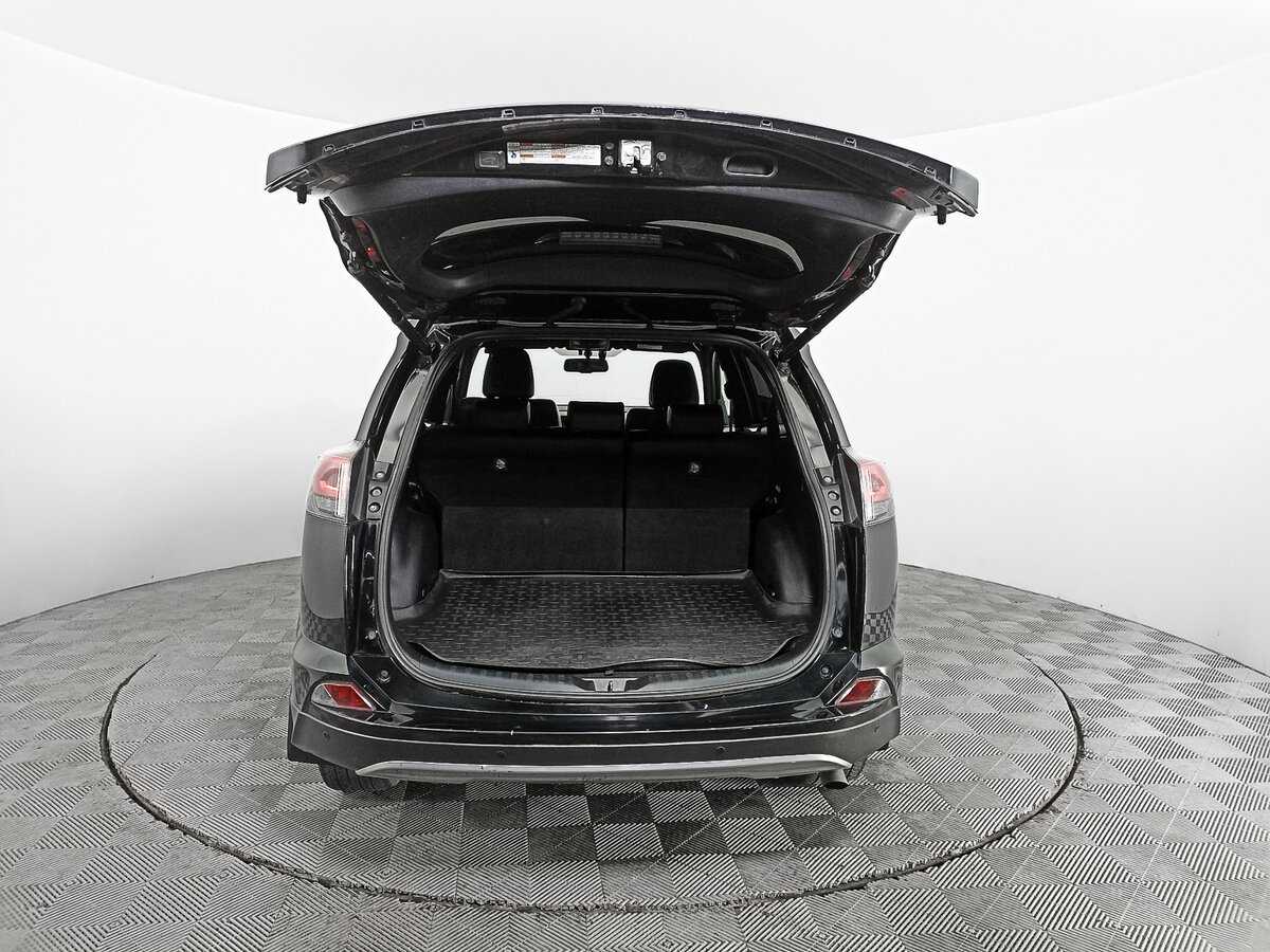 Toyota RAV4 с пробегом — 2019 год. Фото: #6