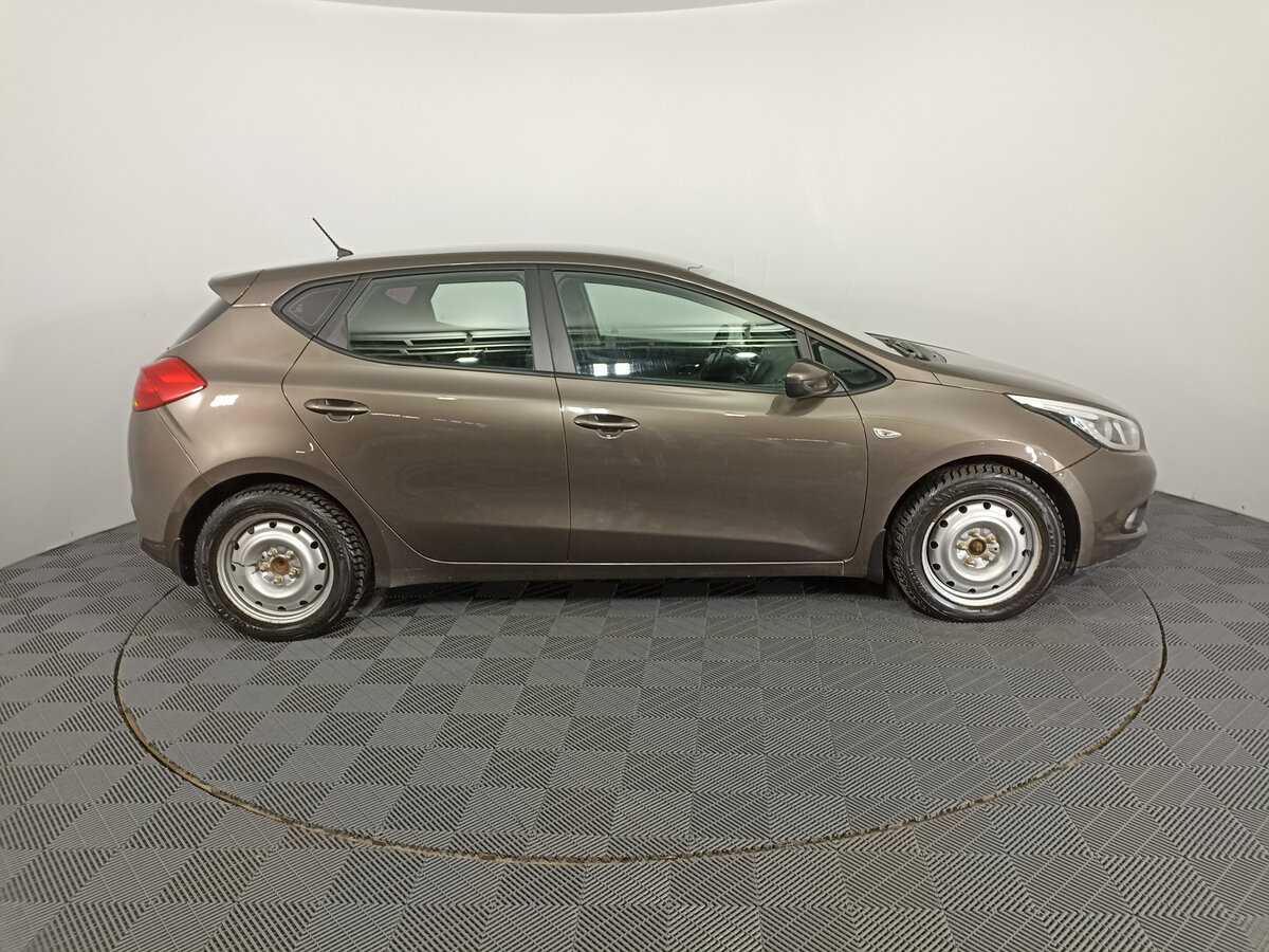 Kia Ceed с пробегом — 2012 год. Фото: #3