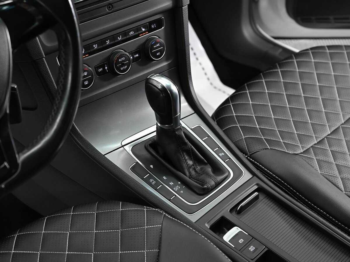 Volkswagen Golf с пробегом — 2013 год. Фото: #10